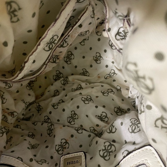 Guess bag! Med/large. Great condition. - Picture 6 of 8